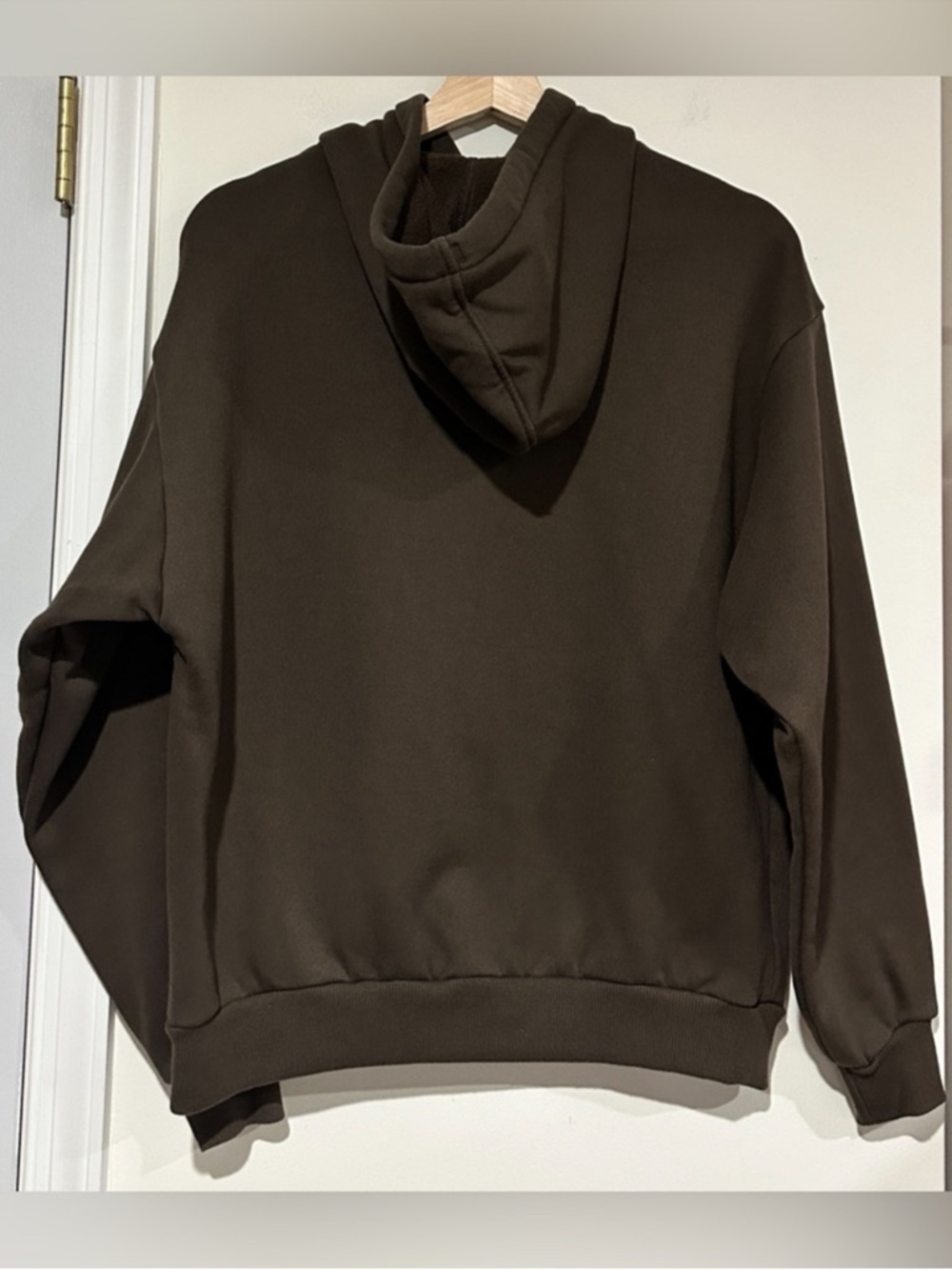 ALO Accolade Espresso Hoodie - Picture 5 of 8